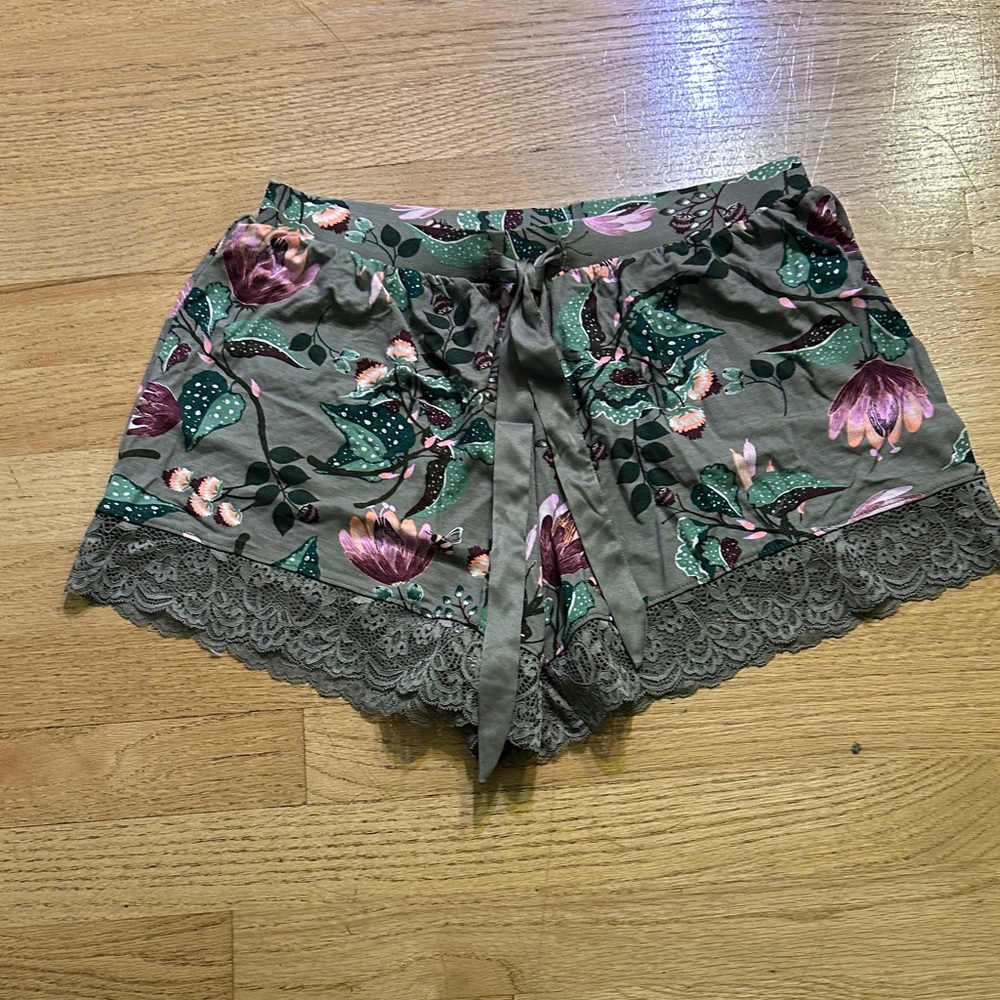 Floral Lace Trim Pajama Shorts in Purple and Green